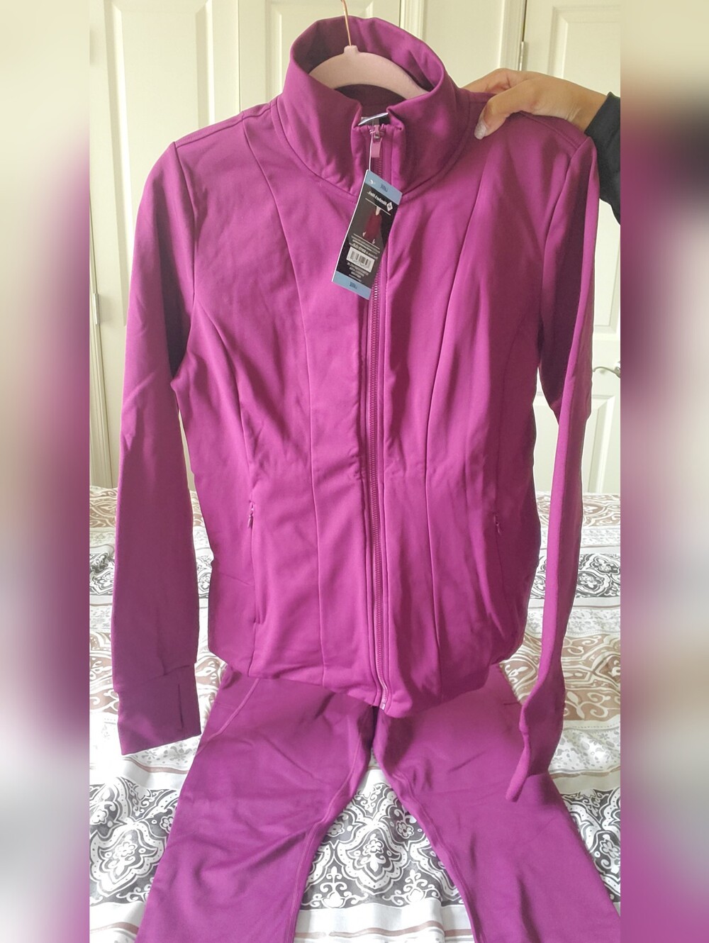 Women’s Magenta Full-Zip Jacket and Pants Set